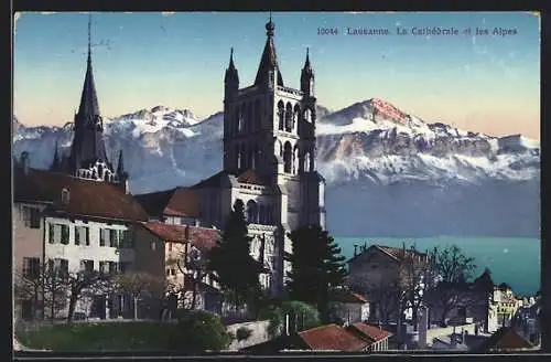 AK Lausanne, la Cathédrale et les Alpes