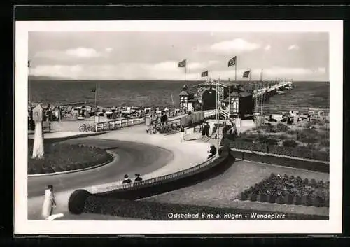 AK Binz a. Rügen, Ostseebad, Wendeplatz und Strandhalle mit n