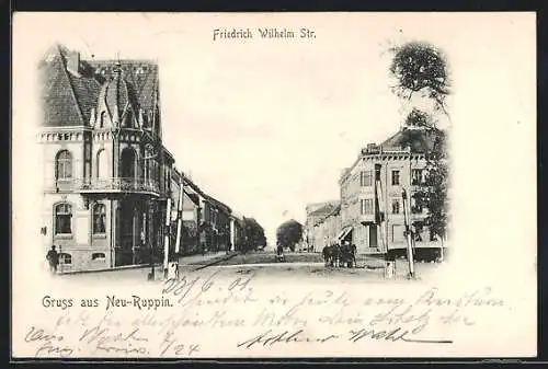 AK Neu-Ruppin, Friedrich Wilhelm-Strasse mit Passanten