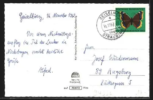 AK Geiselhöring /Ndb., Stadtplatz mit Geschäften und Linskirche, Rathaus mit Regensburgerstrasse, Kriegerdenkmal