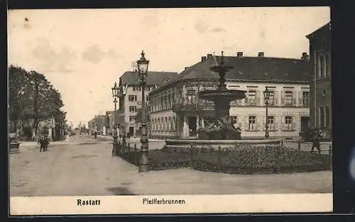 AK Rastatt, Strassenpartie mit Pfeifferbrunnen