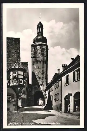 AK Uffenheim, Würzburger Tor mit Geschäft und Fachwerk-Erker