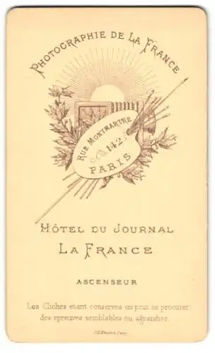 Fotografie Hotel du Journal la France, Paris, Rue Montmartre 142, Plattenkamera hinter Malpalette und Sonnenschein