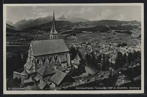 AK Tamsweg / Salzburg, St. Leonhardikirche mit Blick auf den Ort