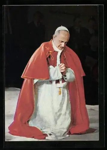 AK Papst Paul VI. im roten Umhang auf den Knien betend