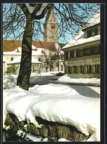 AK Obergünzburg im Allgäu, Ortspartie mit Blick zur Kirche im tiefen Schnee