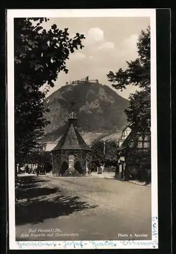 AK Bad Honnef /Rh., Alte Kapelle mit Drachenfels