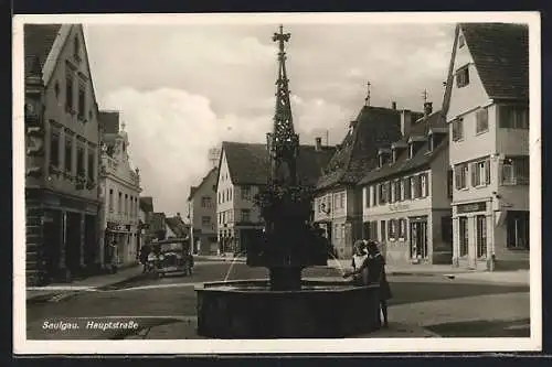 AK Saulgau, Brunnen an der Hauptstrasse