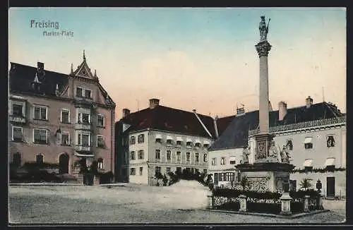 AK Freising, Marienplatz mit Denkmal