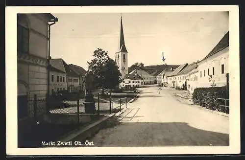 AK Zwettl /Ob. Öst., Marktplatz mit Blick auf die Kirche