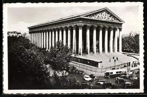 AK Paris, Église de la Madeleine, Bus und Autos im Verkehr