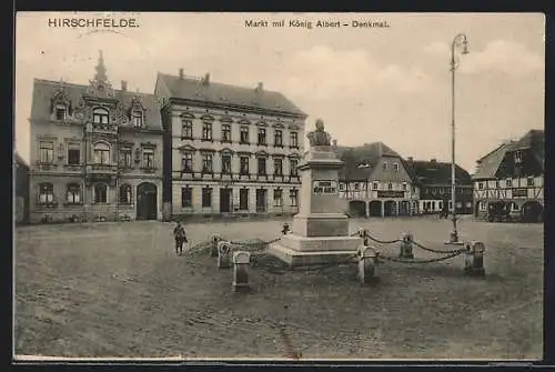 AK Hirschfelde / Sachsen, Markt mit König Albert-Denkmal und Apotheke