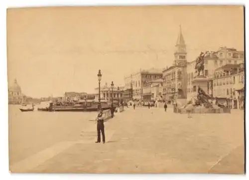 Fotografie unbekannter Fotograf, Ansicht Venedig, Hafenanlage am St. Markusplatz