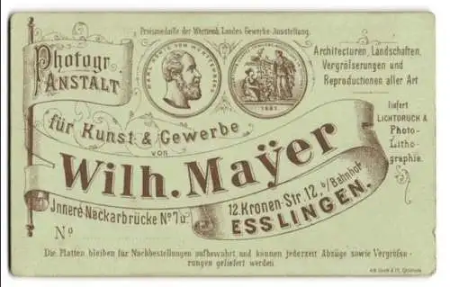 Fotografie Wilh. Mayer, Esslingen, Kronen-Str. 12, Anschrift des Ateliers auf einer Fahne nebst Medaillen