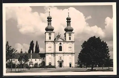 AK Frauenkirchen, Platz mit Kirche