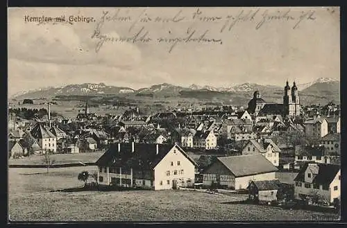 AK Kempten / Allgäu, Teilansicht mit Kirche und Gebirge