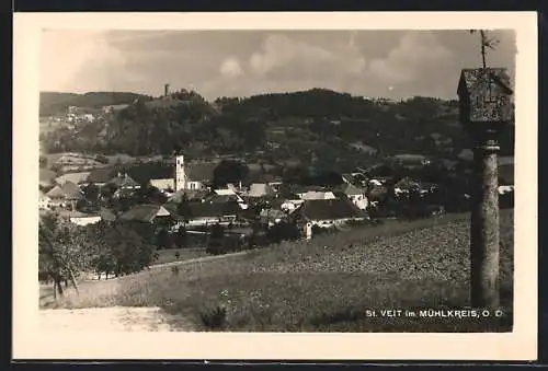 AK St. Veit /Mühlkreis, Ortsansicht mit Säulenmal von der Landstrasse aus