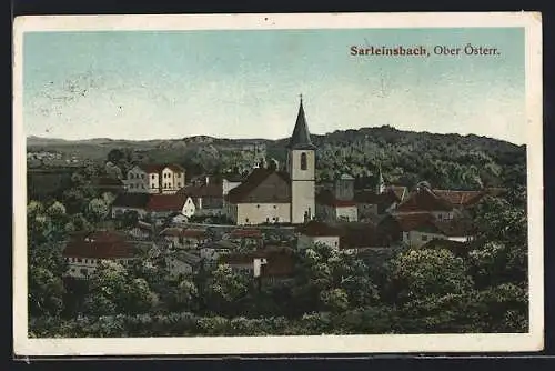Künstler-AK Sarleinsbach, Ortsansicht mit Kirche und Blick in die Ferne