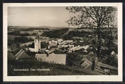 AK Sarleinsbach /Oberdonau, Ortsansicht mit Blick ins Land von einer Anhöhe aus