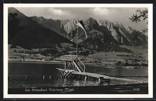 AK Walchsee, Strandbad Walchsee, Plateau-Steg mit Fahne