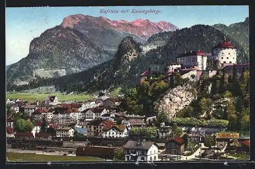 AK Kufstein, Teilansicht mit Kaisergebirge und Festung, Bergglühen