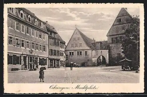 AK Oehringen, Marktplatz mit Tor und Verkaufstand