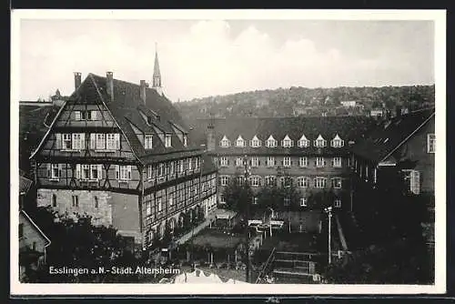 AK Esslingen a. N., Städt. Altersheim mit Hof aus der Vogelschau