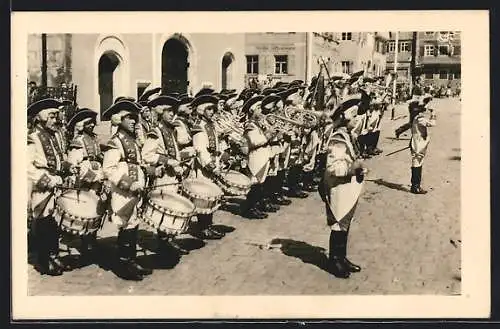 AK Dinkelsbühl, Knabenkapelle mit Trommeln und Trompeten 1951