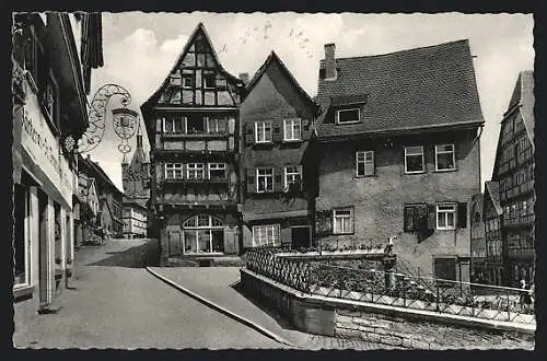 AK Bad Wimpfen am Neckar, Salzgasse mit Adlerbrunnen und Blauer Turm