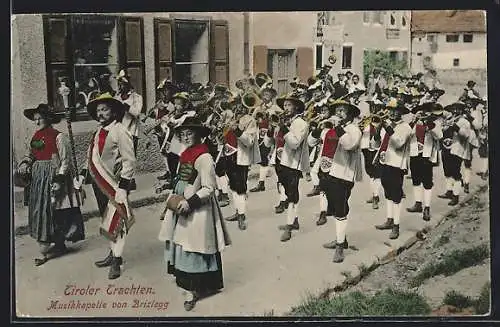 AK Brixlegg, Musikkapelle in Tiroler Trachten