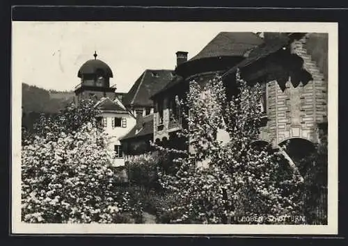 AK Leoben, Blick zum Stadtturm im Frühling