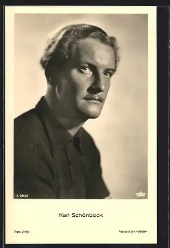 AK Schauspieler Karl Schönböck in schwarzem Hemd