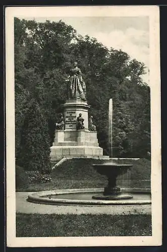 AK Wr. Neustadt, Maria Theresien-Monument im Akademiepark