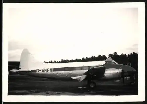 Fotografie Flugzeug Havilland DH. 104 Dove, Kennung G-AMRN