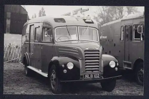 Fotografie Lastwagen - Kastenwagen Thames, Feuerwehr-Gerätewagen, Kennzeichen NLB 102