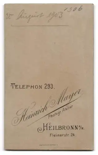 Fotografie Heinrich Mayer, Heilbronn a. N., Fleinerstr. 24, Junger Mann mit elegantem Seitenscheitel und Schnurrbart