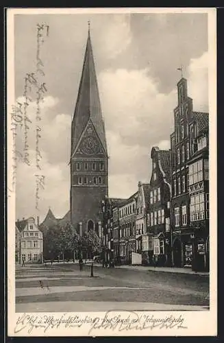 AK Lüneburg, Strassenpartie Am Sande mit Johanniskirche