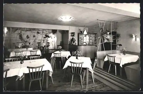 AK Gössweinstein /Fränkische Schweiz, Gasthof-Pension zur Traube J. Schroll, Innenansicht