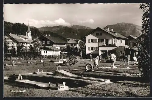 AK Oberstaufen /Allgäu, Ansicht vom Minigolfplatz