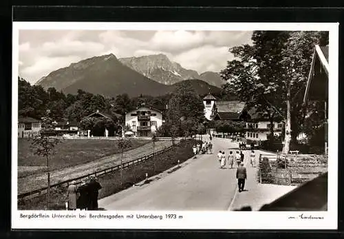 AK Unterstein bei Berchtesgaden, Strassenpartie mit Untersberg