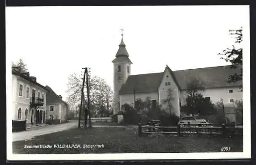 AK Wildalpen /Stmk., Ortspartie mit Kirche und Strasse