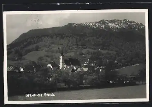 AK St. Gallen /Stmk., Ortspanorama mit Bergwand