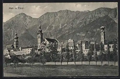 AK Hall in Tirol, Ortsansicht gegen die Berge