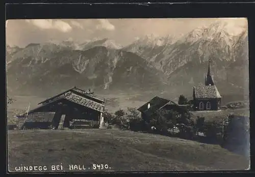 AK Windegg bei Hall, Ortsansicht mit der Kirche im Bergidyll