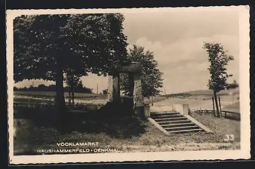 AK Vöcklamarkt, Blick zum Haushammerfeld-Denkmal
