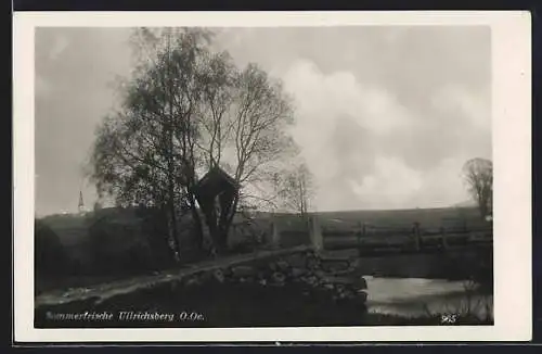AK Ulrichsberg /O. Oe., Ortspartie mit Brücke und Marterl