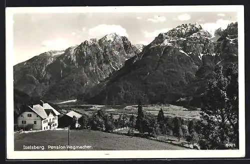 AK Iselsberg, Pension Wegmacher mit Dolomiten aus der Vogelschau