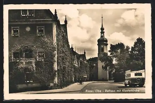 AK Riesa /Elbe, Das Rathaus und die Klosterkirche