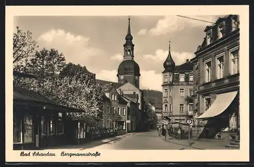 AK Bad Schandau, Bergmannstrasse mit Geschäft