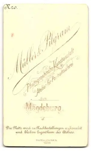 Fotografie Müller & Pilgram, Magdeburg, Alte Ulrichstr. 14, Junge Dame mit dezenten Ohringen und einer Kreuzkette